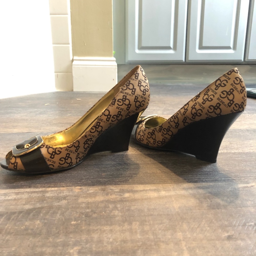 BCBG wedge shoes - Picture 4 of 4